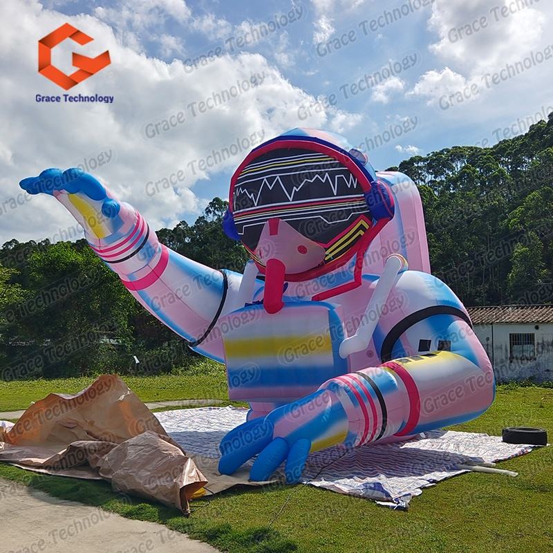 Factory Price Custom Giant Inflatable Cartoon Character Inflatable Spaceman Astronaut Luminous Stage Decoration